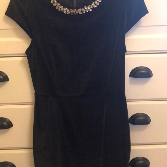 !5 for 25! Little Black Dress - Picture 4 of 11